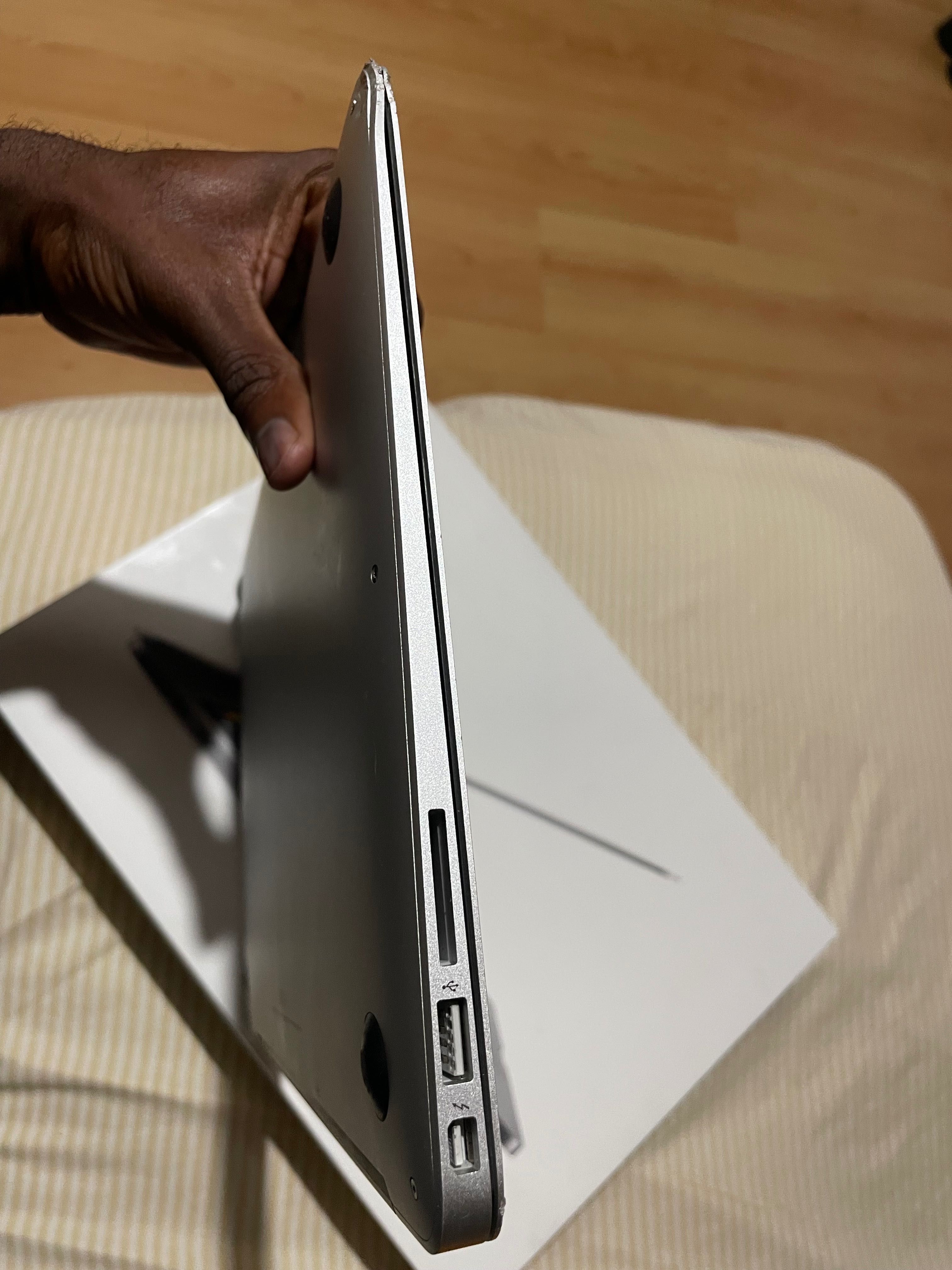 MacBook Air ( 13 )
