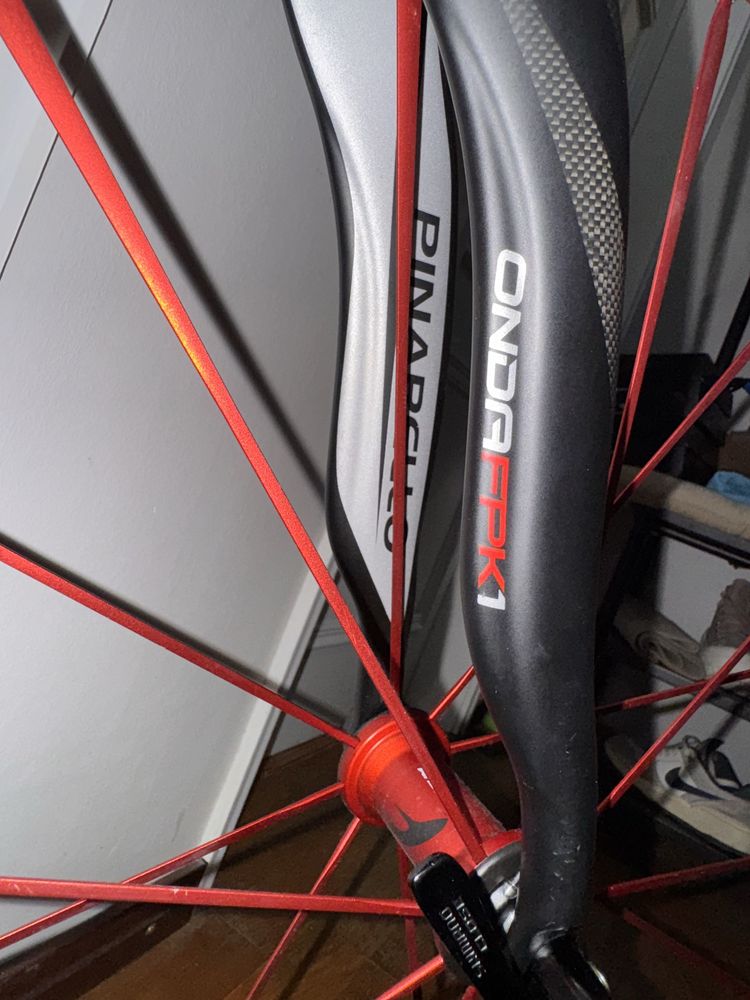Pinarello Paris inteira carbono, analiso retomas