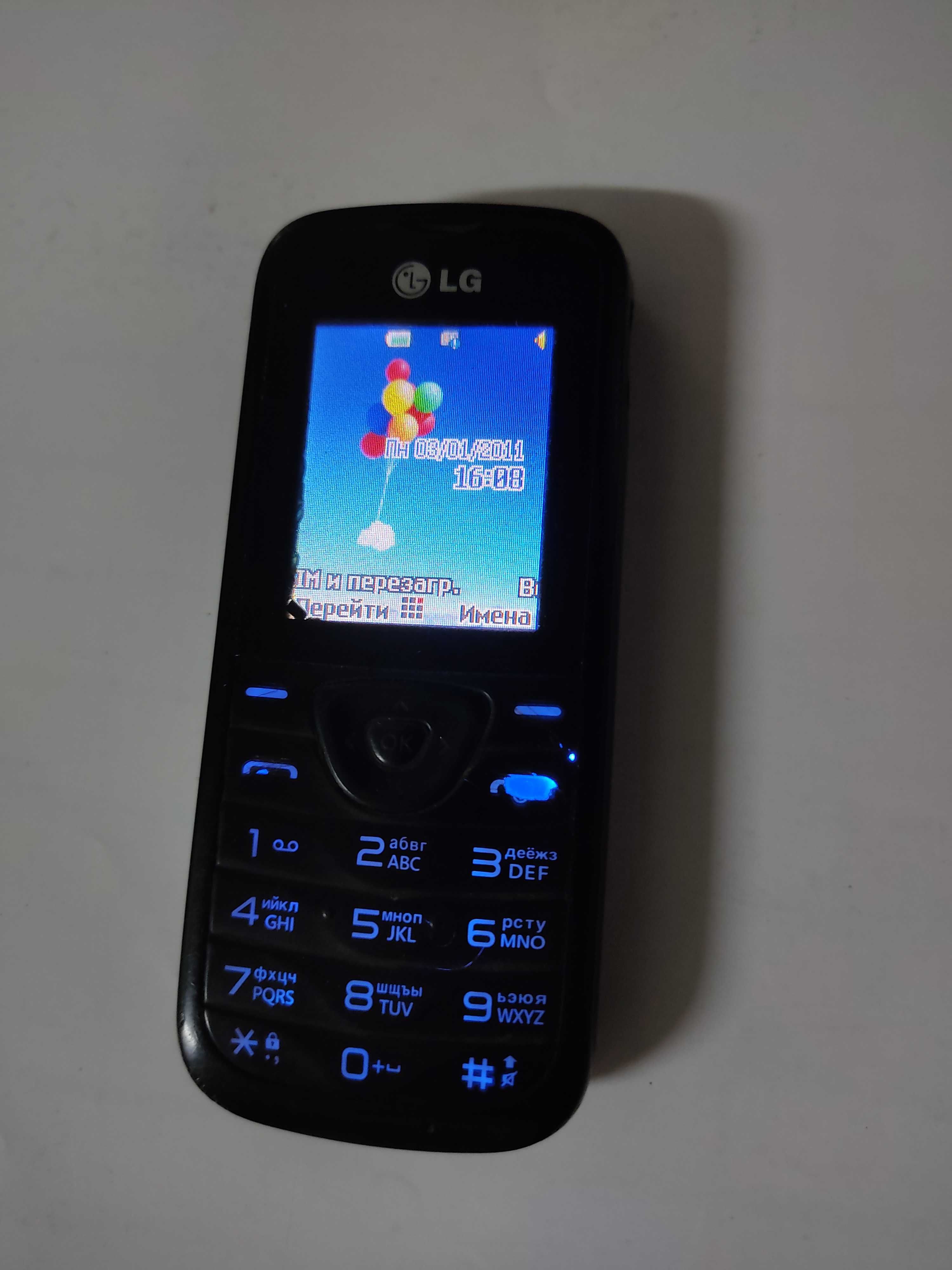 телефон LG Dual Sim A230