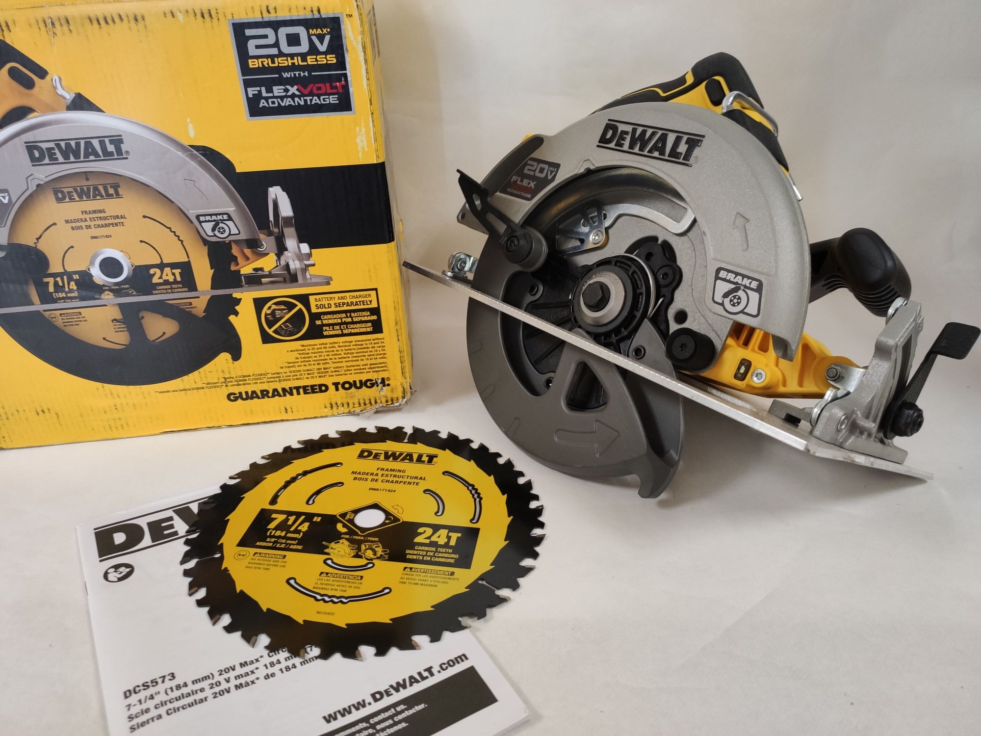 Безщіткова дискова пила DeWALT DCS573b 20Vmax Flexvolt ADVANTAGE™