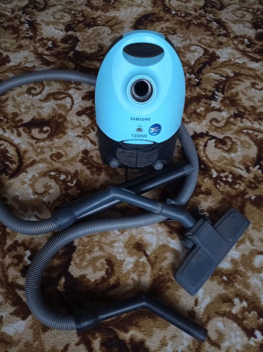 Продам пилосос  під відновлення або на запчастини.