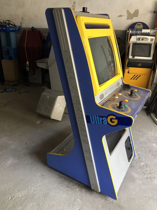 Arcade intervideo tripla frequencia
