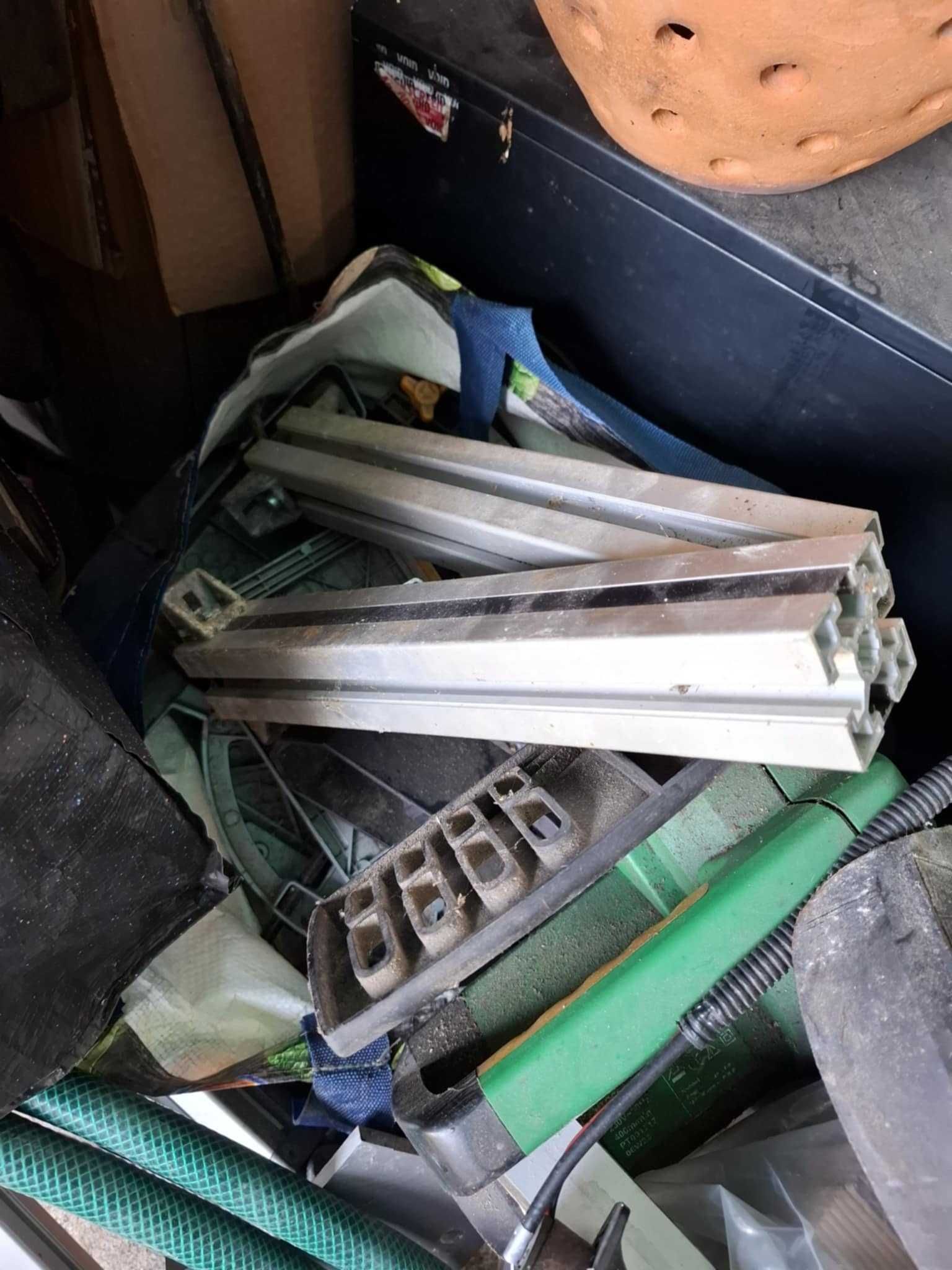 vendo vários tipos de material para desocupar