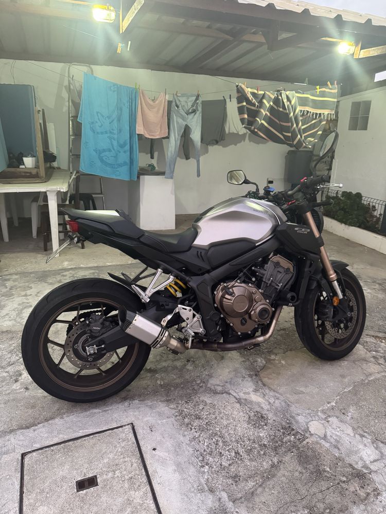 Honda cb 650 r de 2019.