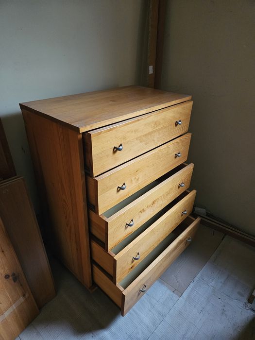 Zestaw mebli z litego drewna