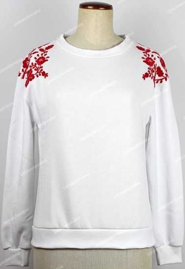 Sweatshirt branca com bordado de Viana feito à máquina