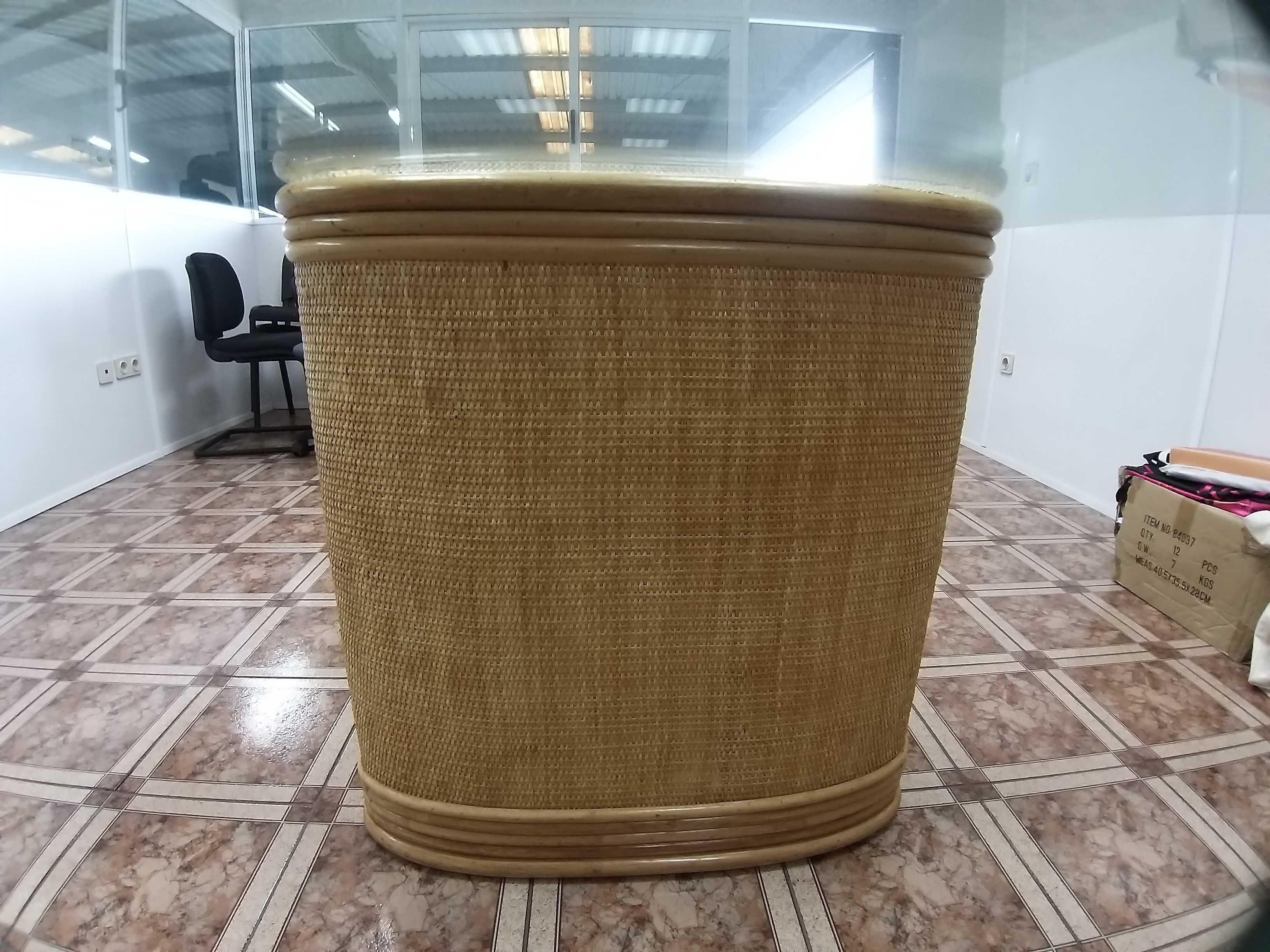 Mesa em bambu com vidro temperado