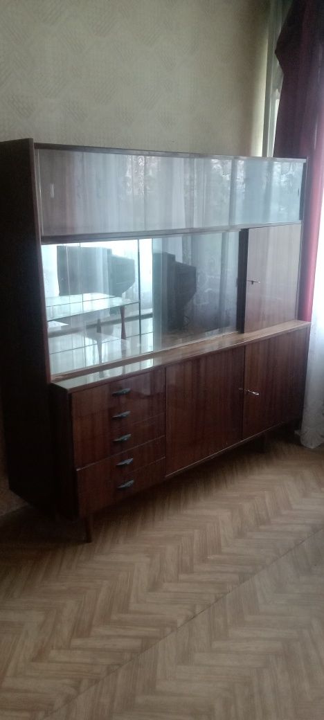 Witryna oszklona z lustrem PRL
