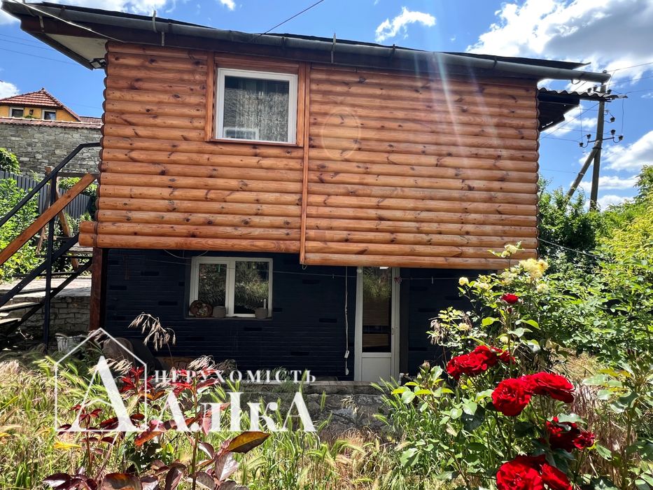 Продам квартиру з гаражем та времянкою в Старому місті