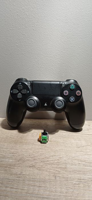 Pad dualshock 4 do ps5 z analogami tmr