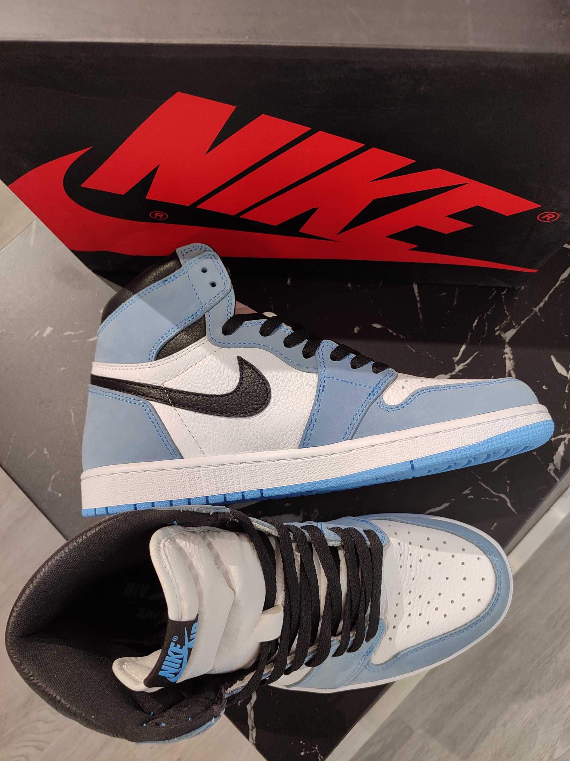 Кросівки Air Jordan 1 Retro High OG 'University Blue'