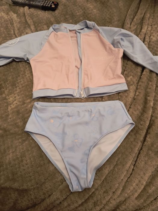 Stroje kąpielowe nowe 9-10 lat