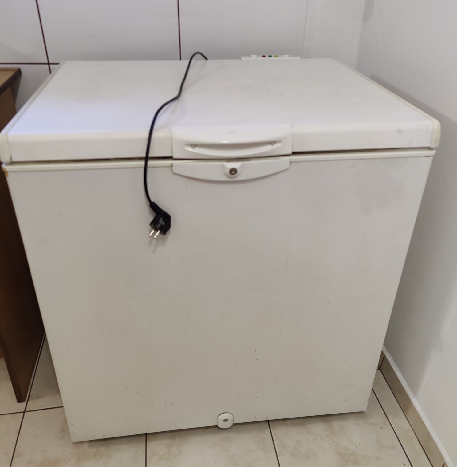 Zamrażarka Whirlpool AFG 522C/H, 212 l, skrzyniowa