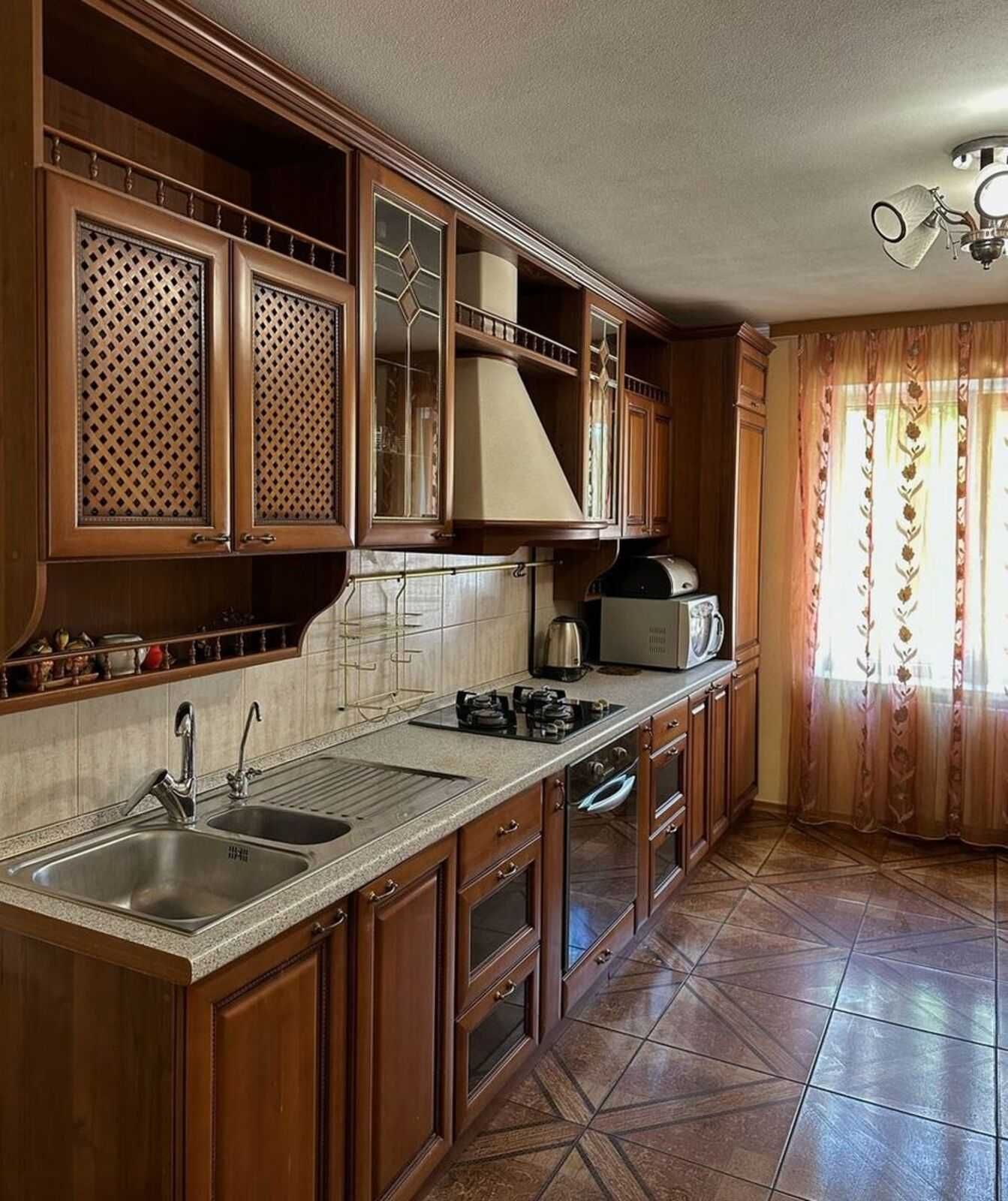 Сдам в аренду 3-к квартиру (85м2) в начале пр. Слобожанский