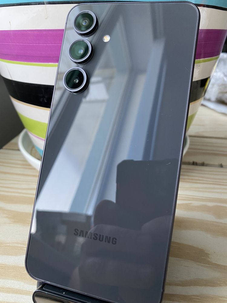 Samsung S24FE 8/128