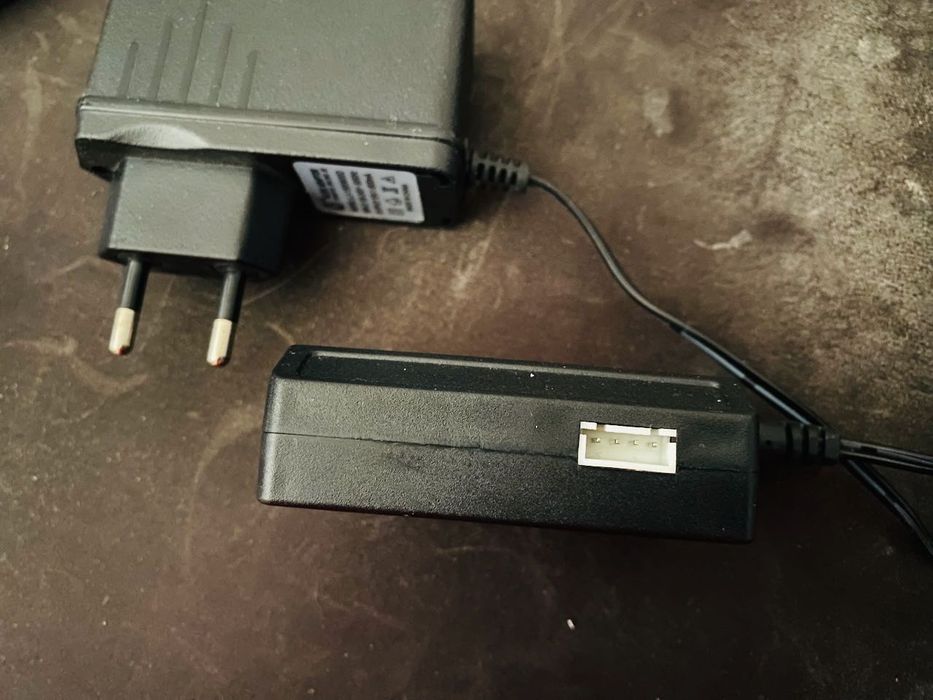 Baterias LiPo for RC Batteries 3S and a charger for sale