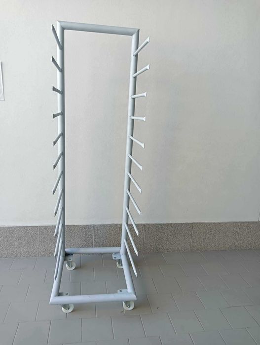 Carro para tabuleiros de pastelaria  usado