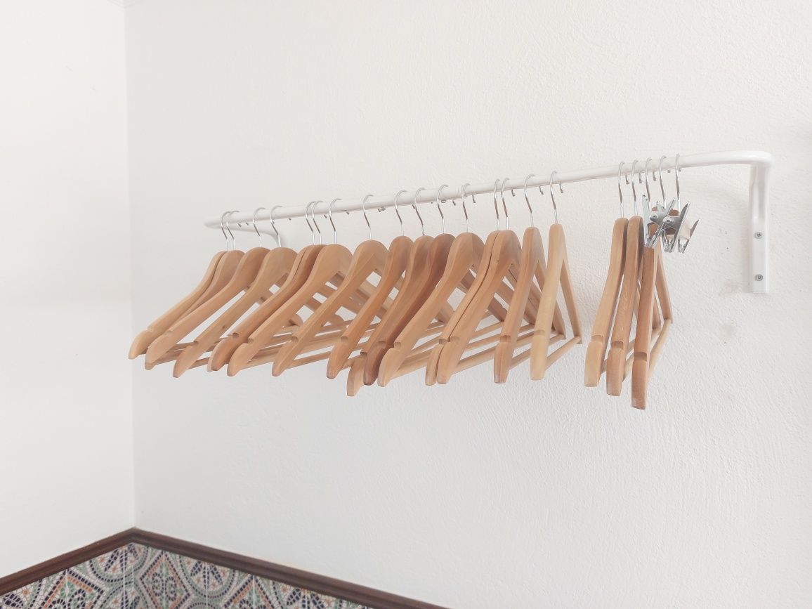 Varão para roupa branco