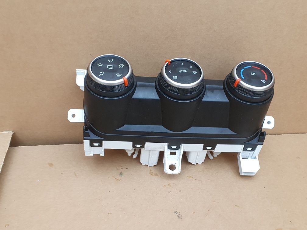 Renault Captur II 2019r- panel sterowania klimatyzacji dmuchawy