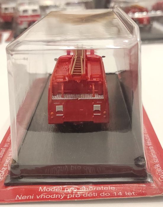 Model w skali 1:64 Magirus-Deutz Mercur TLF16 Germany 1961 (M15)