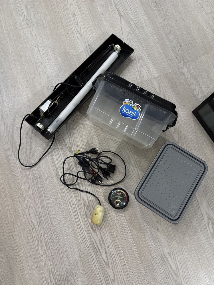 Terrario da marca Boyu de 80cm com acessorios