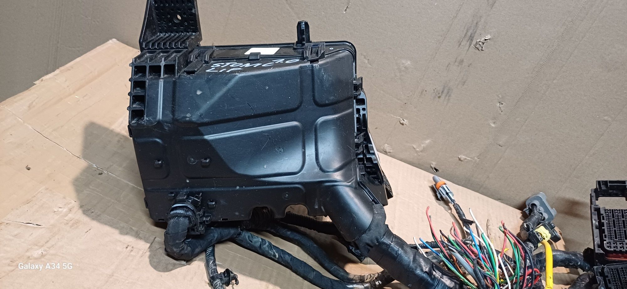 Skrzynka bezpieczników kia stonic 1.0 t-gdi lift 20r