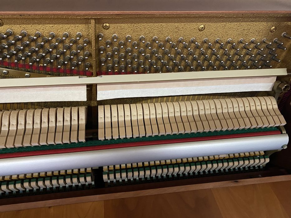 Piękne pianino Schimmel