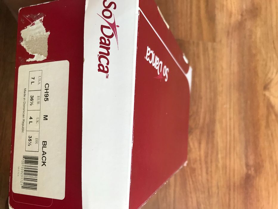 Sapatos de dança em pele