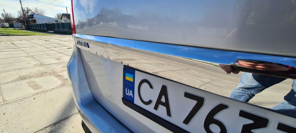 Opel Zafira B 2011 читайте опис