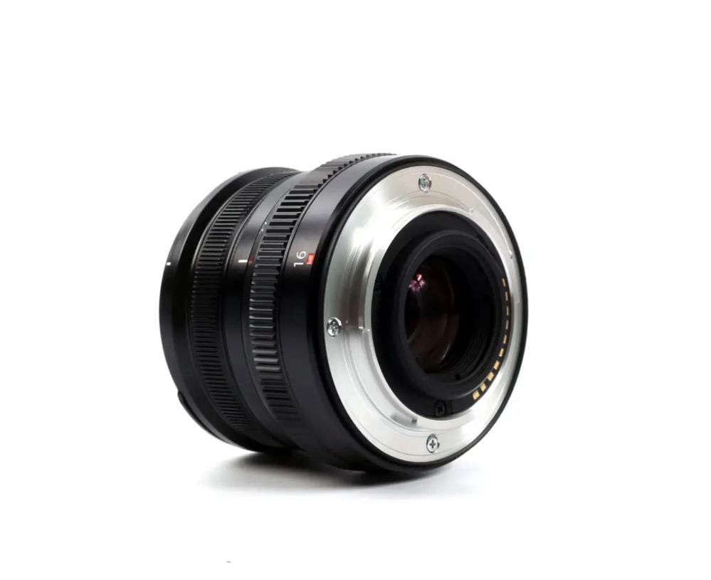 Fujifilm XF 16mm f/2.8 R WR com caixa