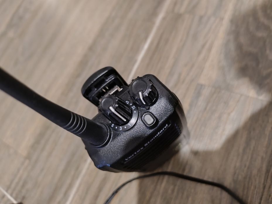Рация Motorola vx-261