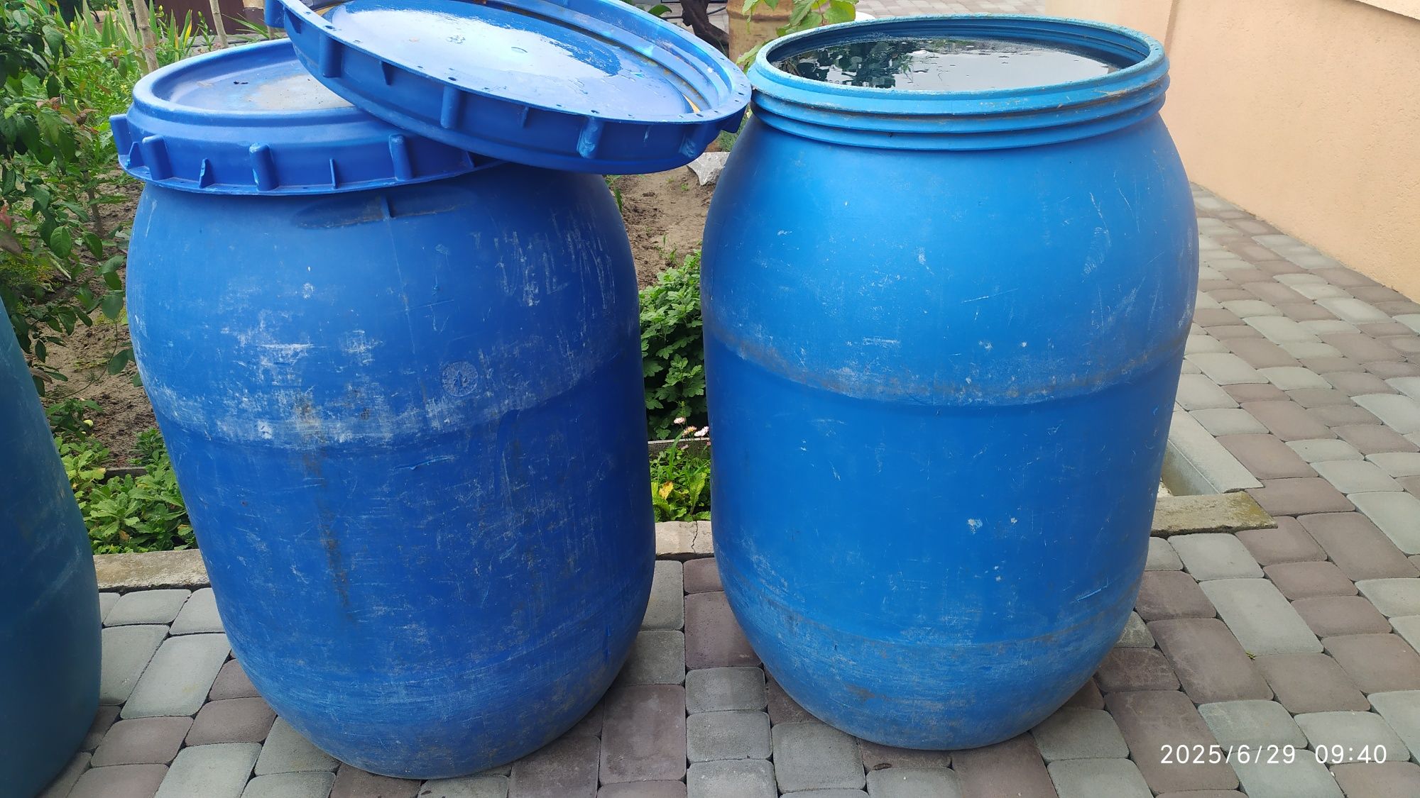 Продам бочки (200л)