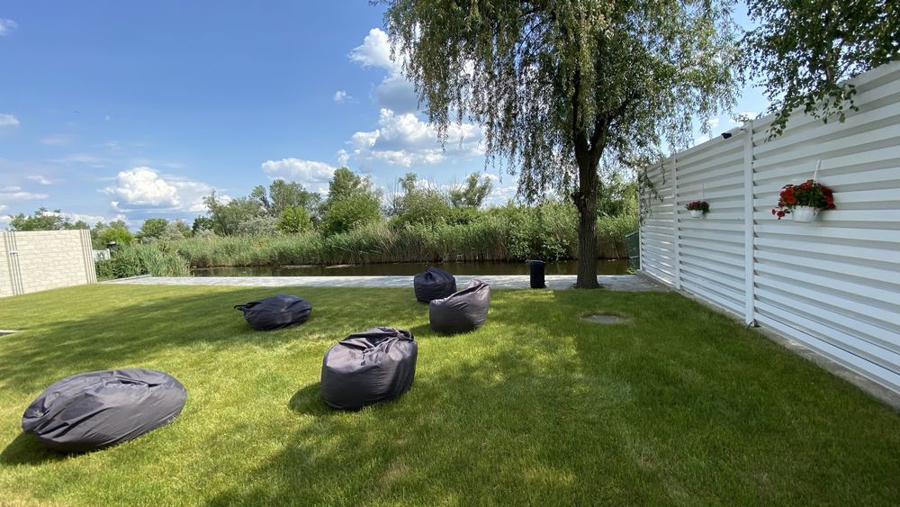 Дом у реки с бассейном и причалом — Самаровка