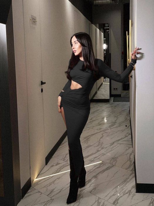 Жіноча сукня максі з вирізами чорна XS/S