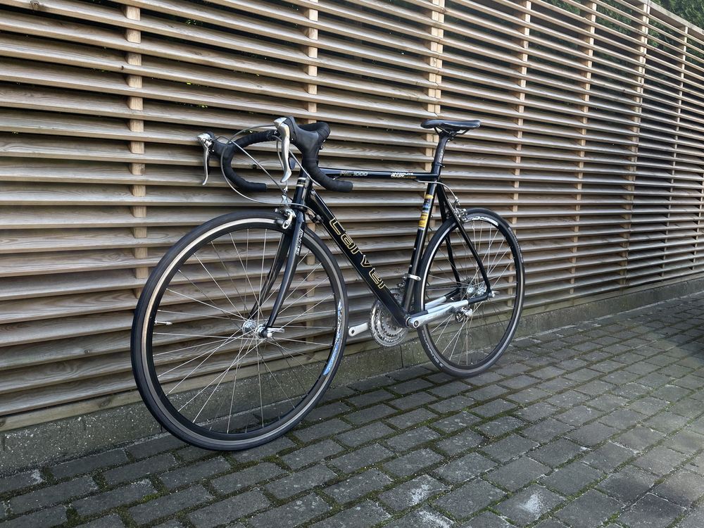 Rower Szosowy Carver RC 1000 Shimano 105 Ultegra Klamkomanetki Szosa