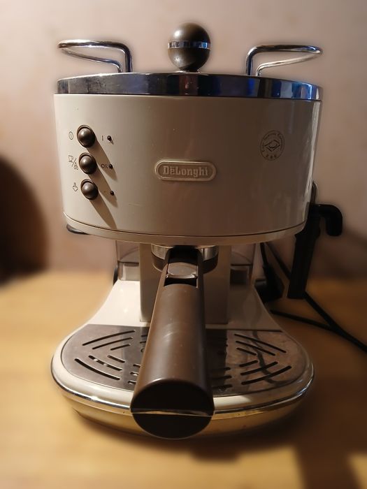 Кофеварка рожковая Delonghi ECOV 310.bg