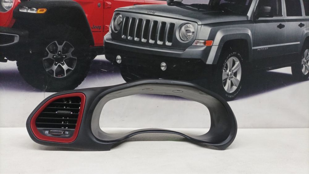 Пластик салону, підлокітник, кожух Jeep Renegade TrailHawk
