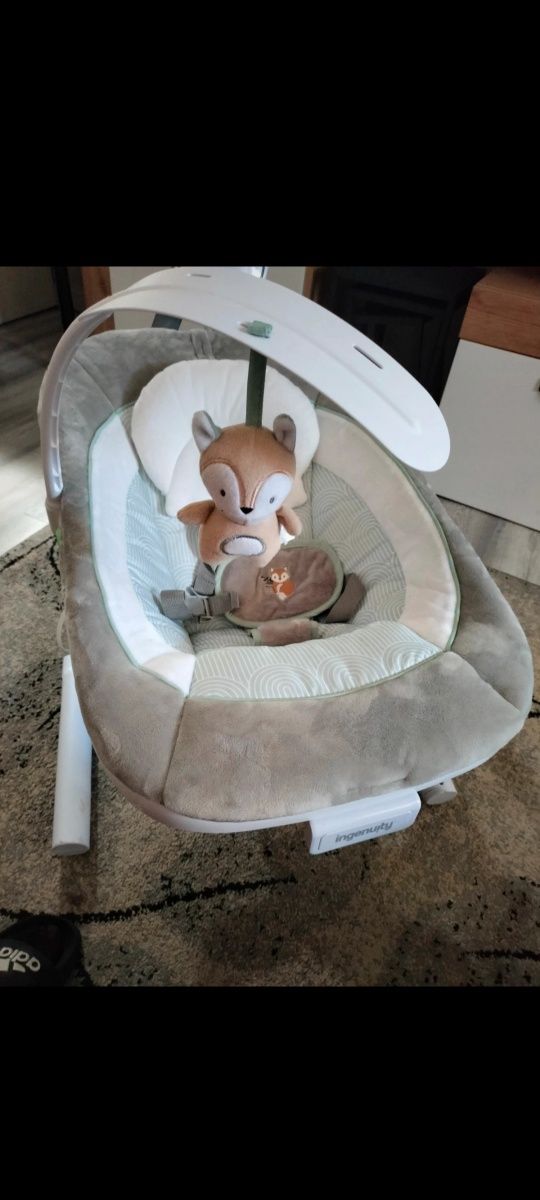 Baloiço bebe com música e rotação a 180°