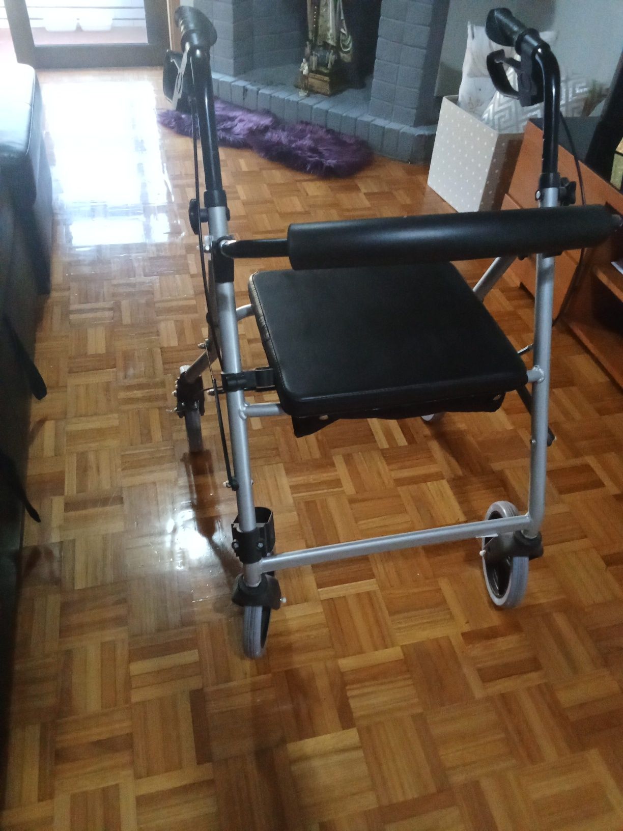 Andarilho novo nunca usado