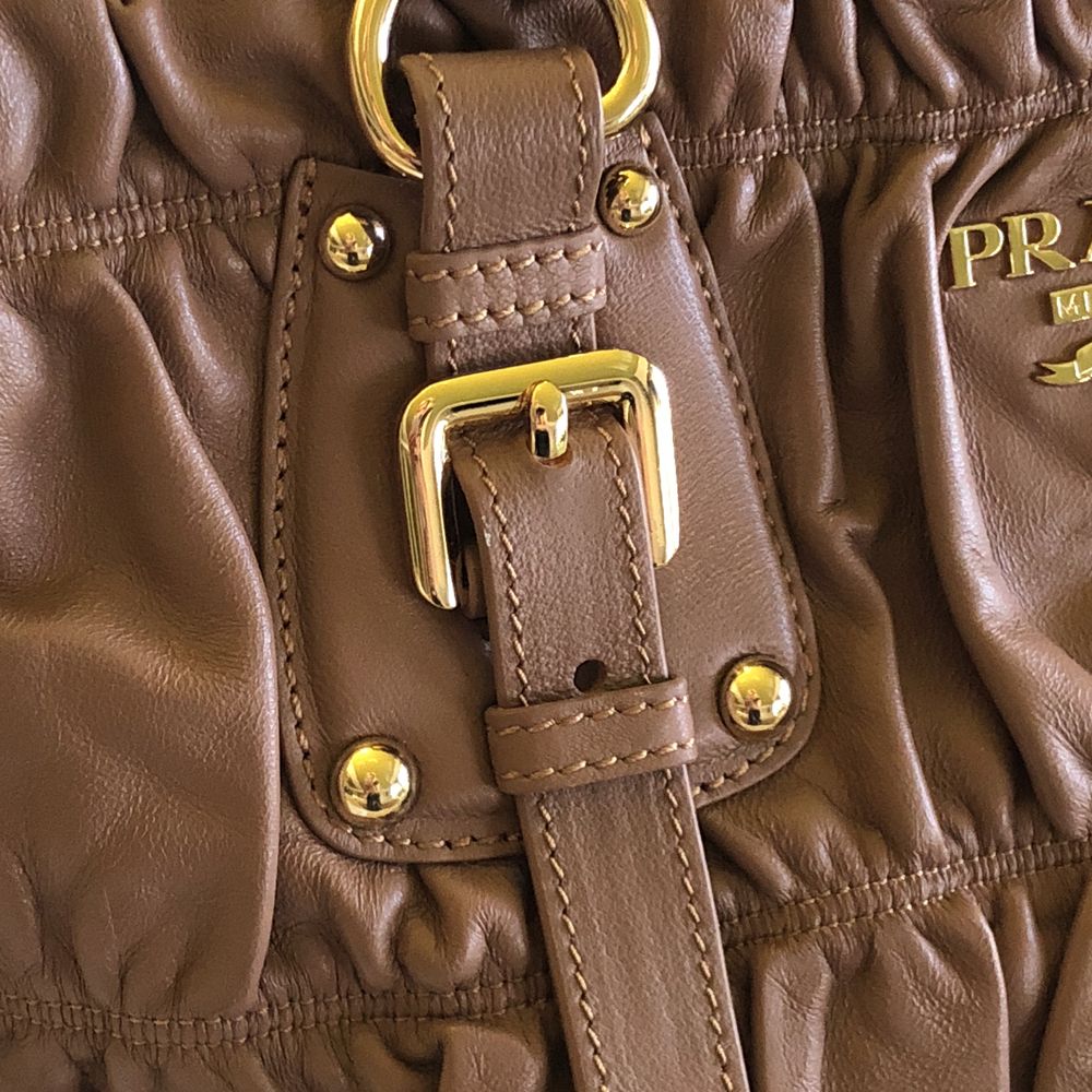 Шкіряна сумка Prada нова в наявності