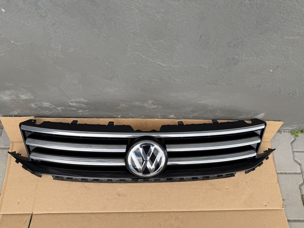 Решітка радіатора решотка радиатора VW Caddy 2K5 Кадді 2К5 15-20рр
