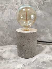 Настільна лампа з бетону в стилі лофт