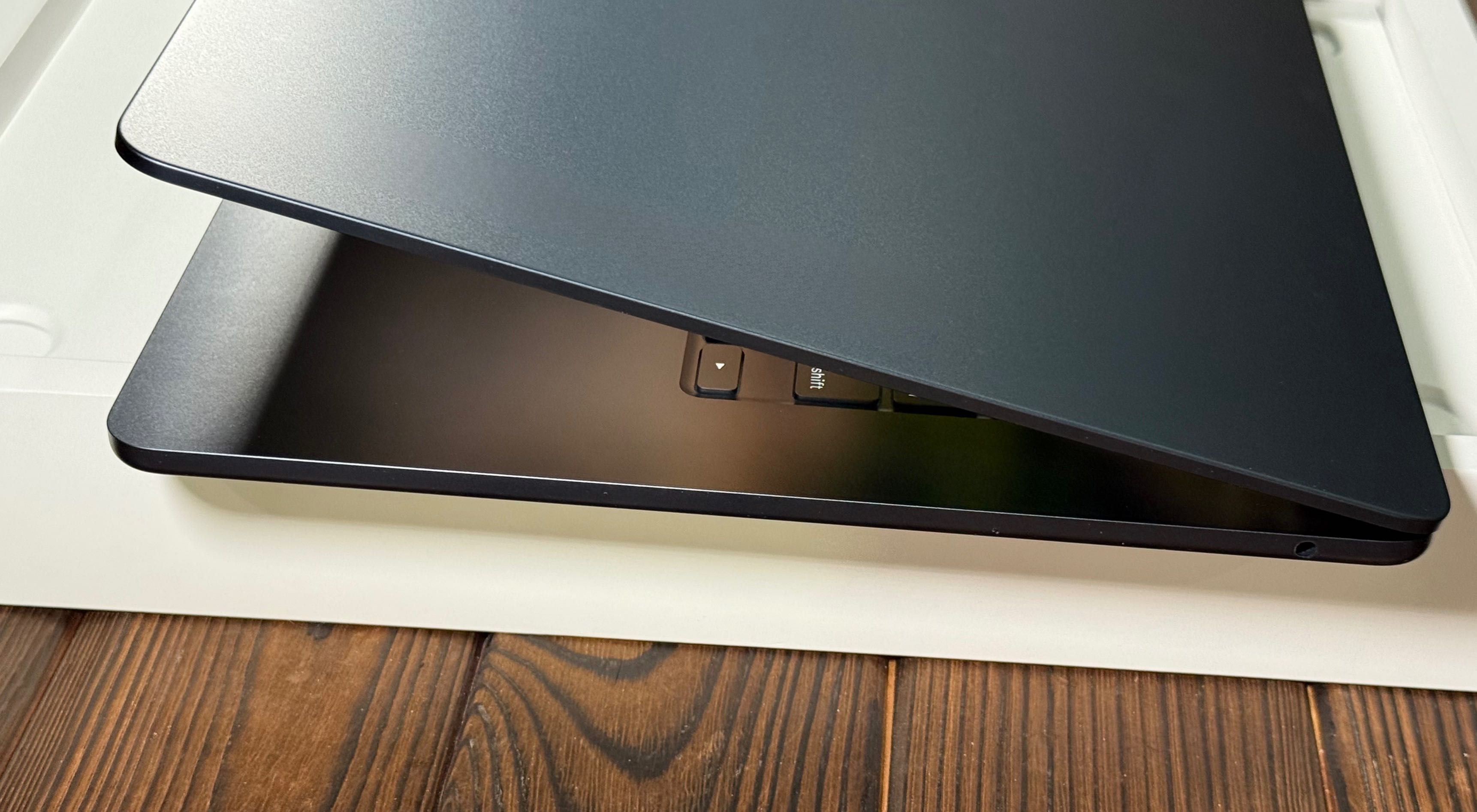 MacBook Air 15 Mid 2024 Midnight (MXD43)  M3 16/512SSD LikeNew 1099$