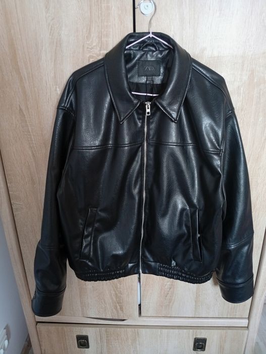 Бомбер -куртка. Zara