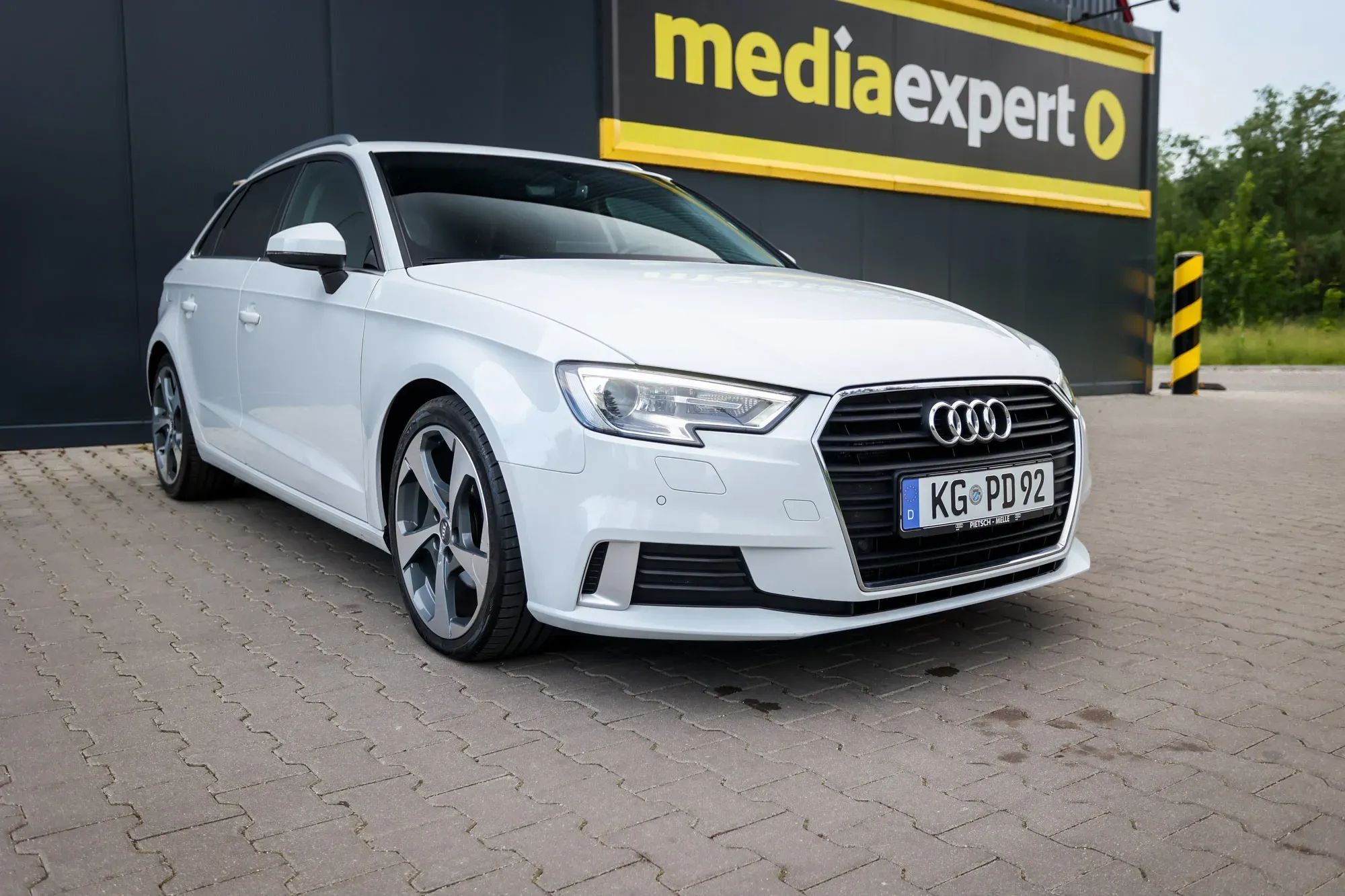 Audi A3 2.0 TDI 150PS 2018R Vitrual Bi_Xenon Navi Alu 18