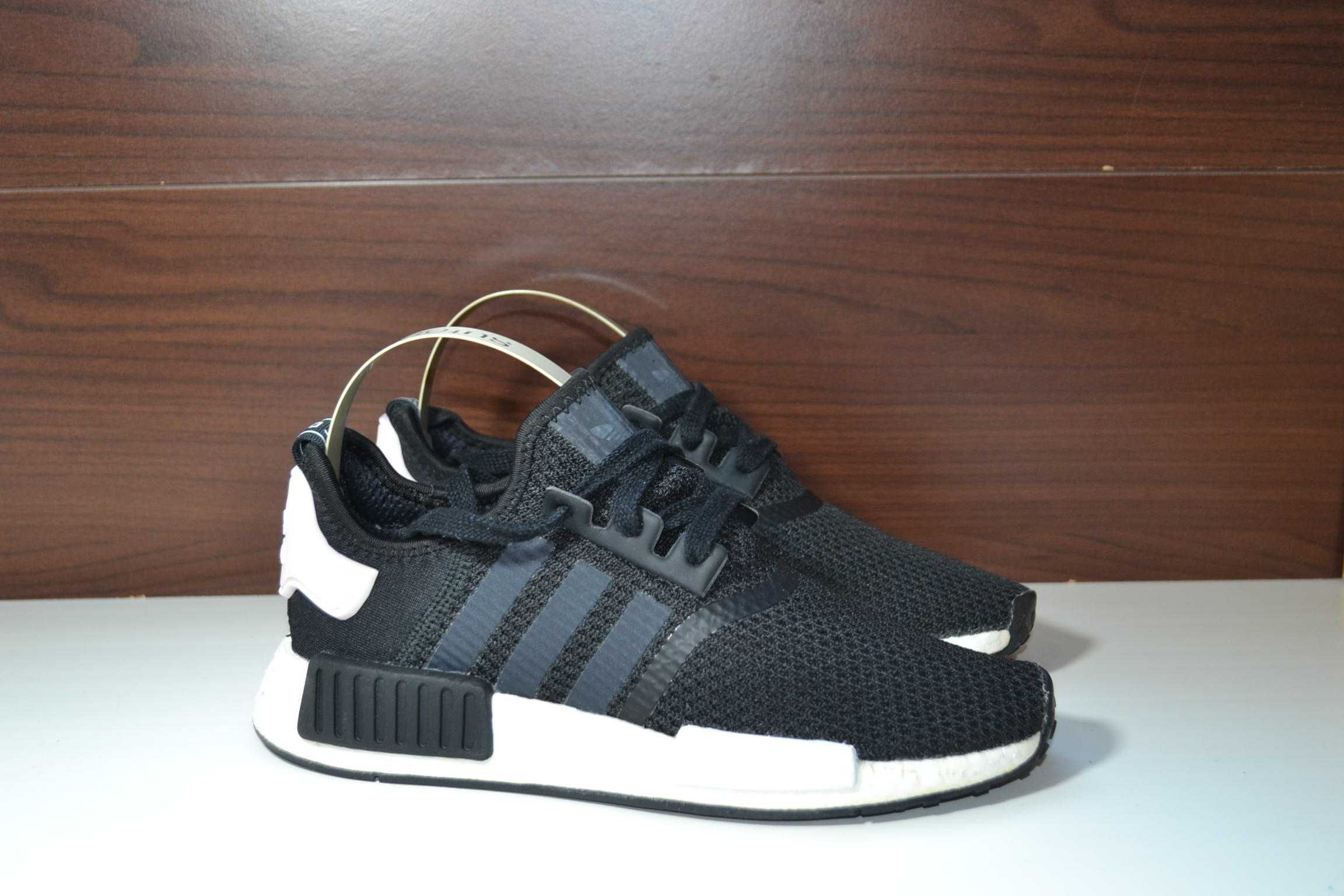 adidas nmd r1 кроссовки 37р  оригинал