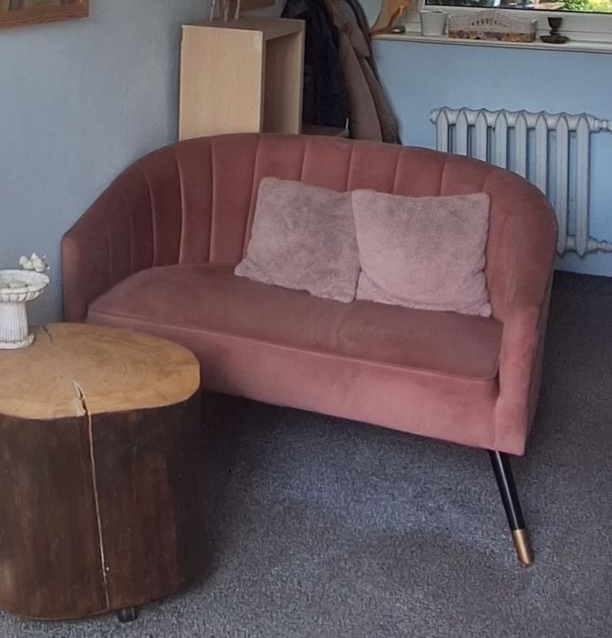 Sofa dwuosobowa różowa bez funkcji spania