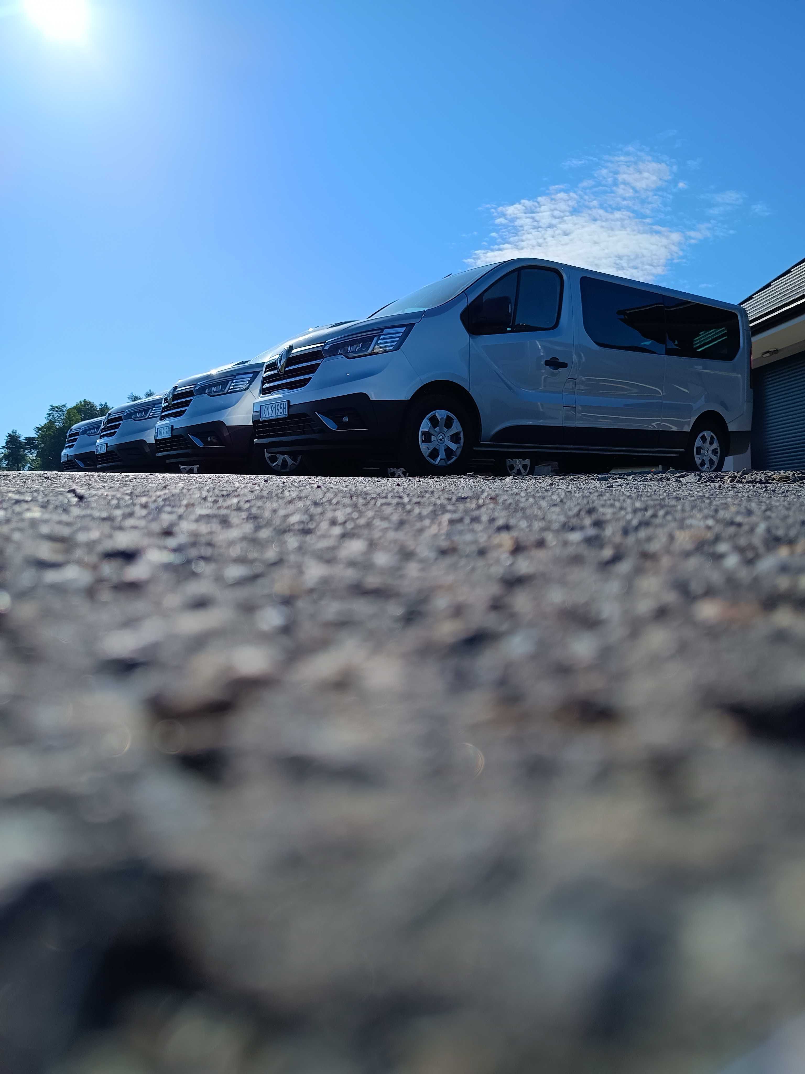 Wypożyczalnia/Wynajem Busów  9-cio osobowych Renault Trafic LONG