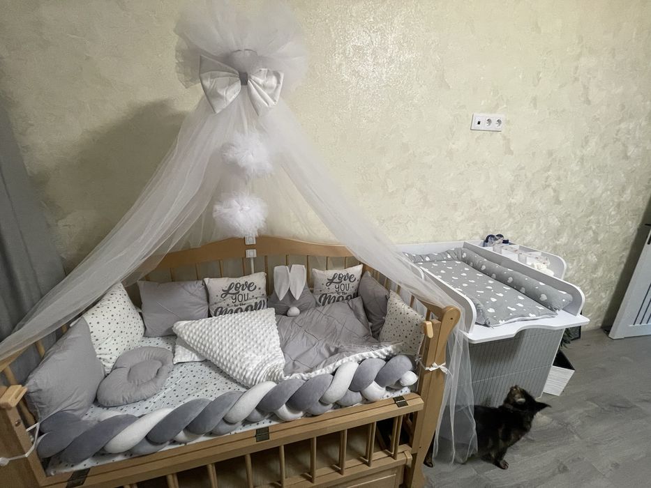 Дитяче ліжечко з матрацом