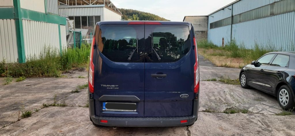 Sprzedam Ford Transit Custom Long 9-osobowy